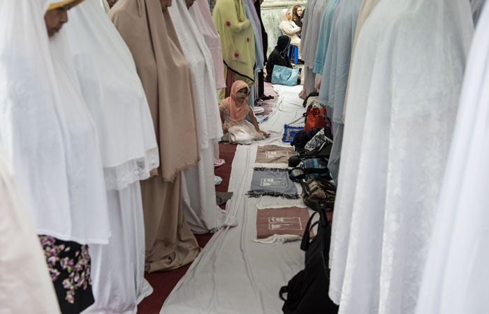 به‌ وێنه‌.. موسڵمانانى جيهان جه‌ژن پيرۆز ده‌كه‌ن